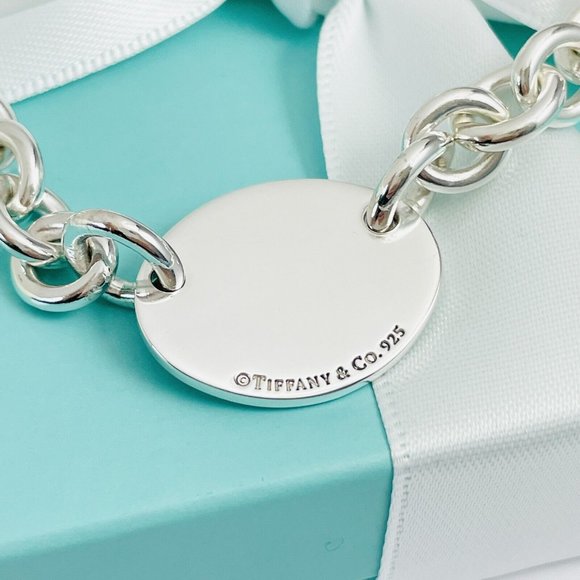 7.75” Please Return To Tiffany Oval Tag Charm Bracelet in Silver - Picture 4 of 7